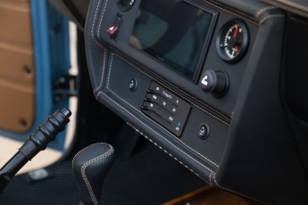 2B-078-Vintage-Mercedes-GWagon-ChinaBlue-079142