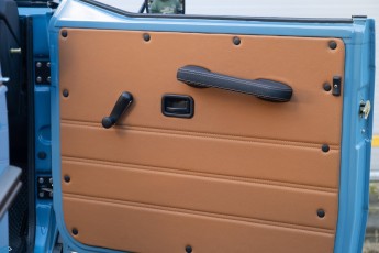 2B-082-Vintage-Mercedes-GWagon-ChinaBlue-079142