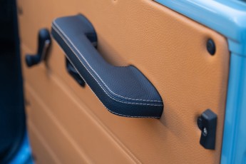 2B-083-Vintage-Mercedes-GWagon-ChinaBlue-079142