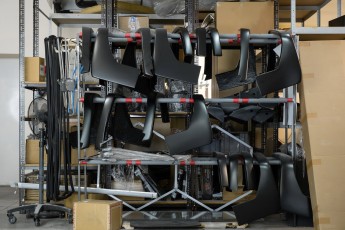 3-016-Vintage-Mercedes-GWagon-ChinaBlue-079142