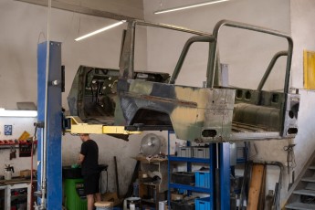 3-044-Vintage-Mercedes-GWagon-ChinaBlue-079142