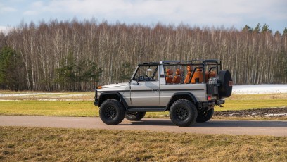 1-002-Convertible-Mercedes-250GD-MojaveSilver-071006