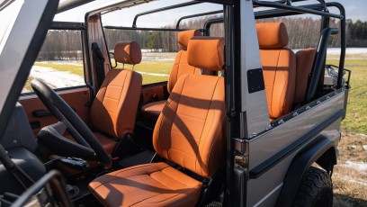 1-007-Convertible-Mercedes-250GD-MojaveSilver-071006