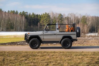 2B-010-Convertible-Mercedes-250GD-MojaveSilver-071006