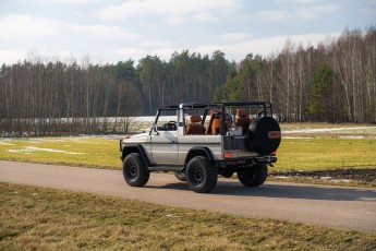 2B-012-Convertible-Mercedes-250GD-MojaveSilver-071006