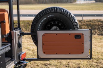 2B-049-Convertible-Mercedes-250GD-MojaveSilver-071006