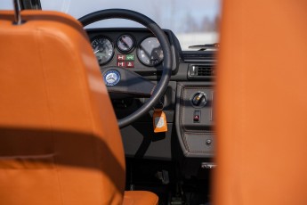 2B-052-Convertible-Mercedes-250GD-MojaveSilver-071006