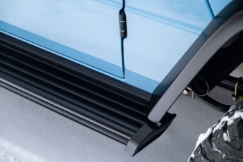 2B-055-Convertible-Mercedes-GWagen-GulfBlue-069910