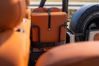 2B-057-Convertible-Mercedes-250GD-MojaveSilver-071006