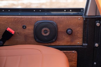 2B-060-Convertible-Mercedes-250GD-MojaveSilver-071006