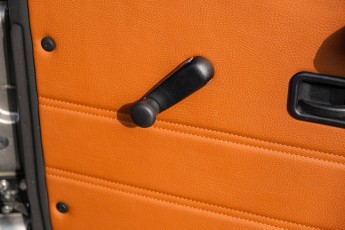 2B-065-Convertible-Mercedes-250GD-MojaveSilver-071006