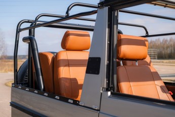 2B-068-Convertible-Mercedes-250GD-MojaveSilver-071006