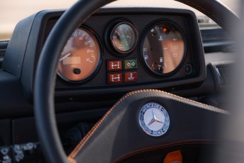 2B-086-Convertible-Mercedes-250GD-MojaveSilver-071006