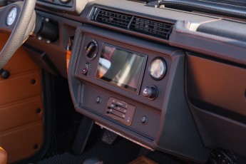 2B-089-Convertible-Mercedes-250GD-MojaveSilver-071006