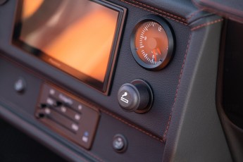 2B-091-Convertible-Mercedes-250GD-MojaveSilver-071006