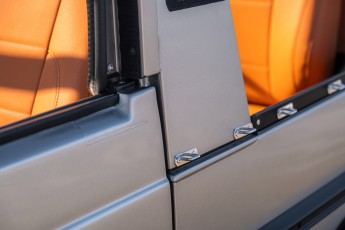 2B-097-Convertible-Mercedes-250GD-MojaveSilver-071006