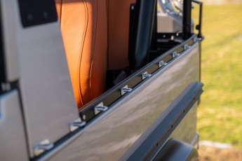 2B-099-Convertible-Mercedes-250GD-MojaveSilver-071006