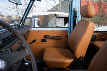 2B-129-Convertible-Mercedes-GWagen-GulfBlue-069910