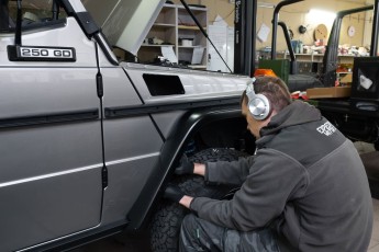 3-001-Convertible-Mercedes-250GD-MojaveSilver-071006