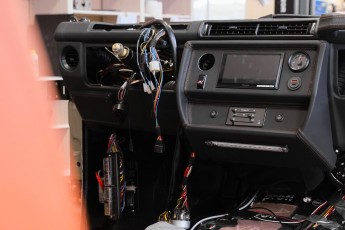 3-008-Convertible-Mercedes-250GD-MojaveSilver-071006