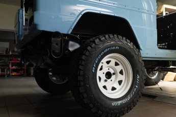 3-024-Convertible-Mercedes-GWagen-GulfBlue-069910