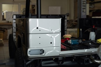 3-042-Convertible-Mercedes-250GD-MojaveSilver-071006