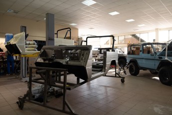 3-049-Convertible-Mercedes-250GD-MojaveSilver-071006