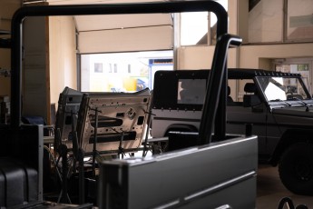 3-055-Convertible-Mercedes-250GD-MojaveSilver-071006