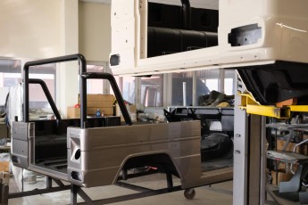 3-057-Convertible-Mercedes-250GD-MojaveSilver-071006