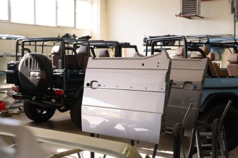 3-059-Convertible-Mercedes-250GD-MojaveSilver-071006