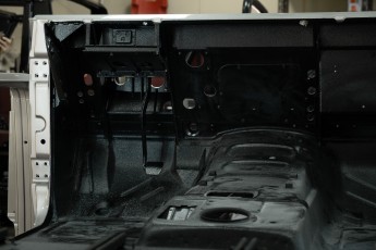 3-072-Convertible-Mercedes-250GD-MojaveSilver-071006