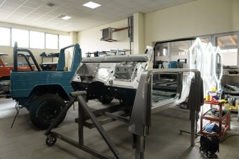 3-075-Convertible-Mercedes-250GD-MojaveSilver-071006