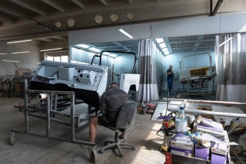 3-080-Convertible-Mercedes-250GD-MojaveSilver-071006