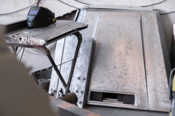 3-096-Convertible-Mercedes-250GD-MojaveSilver-071006