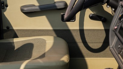 1-007-Convertible-Mercedes-GWagen-VesuvioGrey-088657