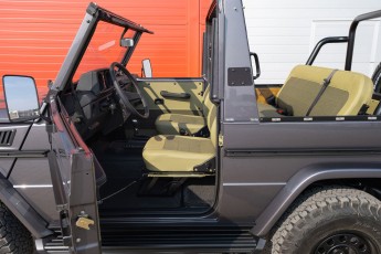 2B-064-Convertible-Mercedes-GWagen-VesuvioGrey-088657