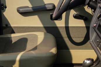 2B-080-Convertible-Mercedes-GWagen-VesuvioGrey-088657