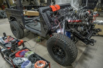 3-024-Convertible-Mercedes-GWagen-VesuvioGrey-088657