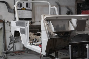 3-106-Convertible-Mercedes-GWagen-VesuvioGrey-088657