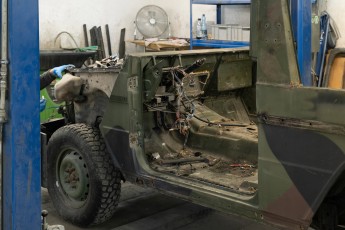 3-115-Convertible-Mercedes-GWagen-VesuvioGrey-088657