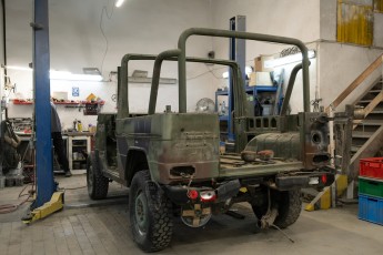 3-116-Convertible-Mercedes-GWagen-VesuvioGrey-088657