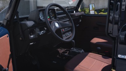 1-004-Custom-Mercedes-GWagon-MidnightBlue-077213