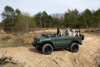 2A-001-Custom-Mercedes-GWagon-IrelandMidGreen-087810