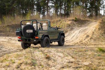 2A-005-Custom-Mercedes-GWagon-IrelandMidGreen-087810