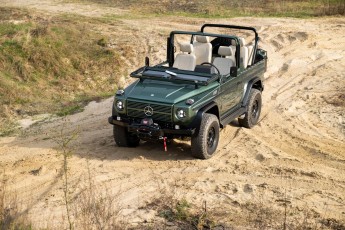 2A-009-Custom-Mercedes-GWagon-IrelandMidGreen-087810