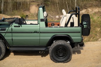 2A-011-Custom-Mercedes-GWagon-IrelandMidGreen-087810