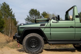 2A-022-Custom-Mercedes-GWagon-IrelandMidGreen-087810