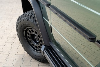 2B-066-Custom-Mercedes-GWagon-IrelandMidGreen-087810