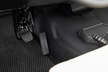 2B-099-Custom-Mercedes-GWagon-IrelandMidGreen-087810