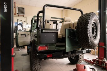 3-002-Custom-Mercedes-GWagon-IrelandMidGreen-087810
